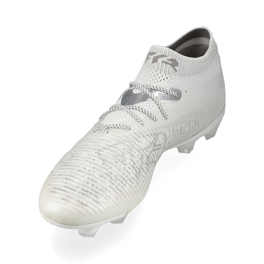 P Future 8 Ultimate FG elite white pack