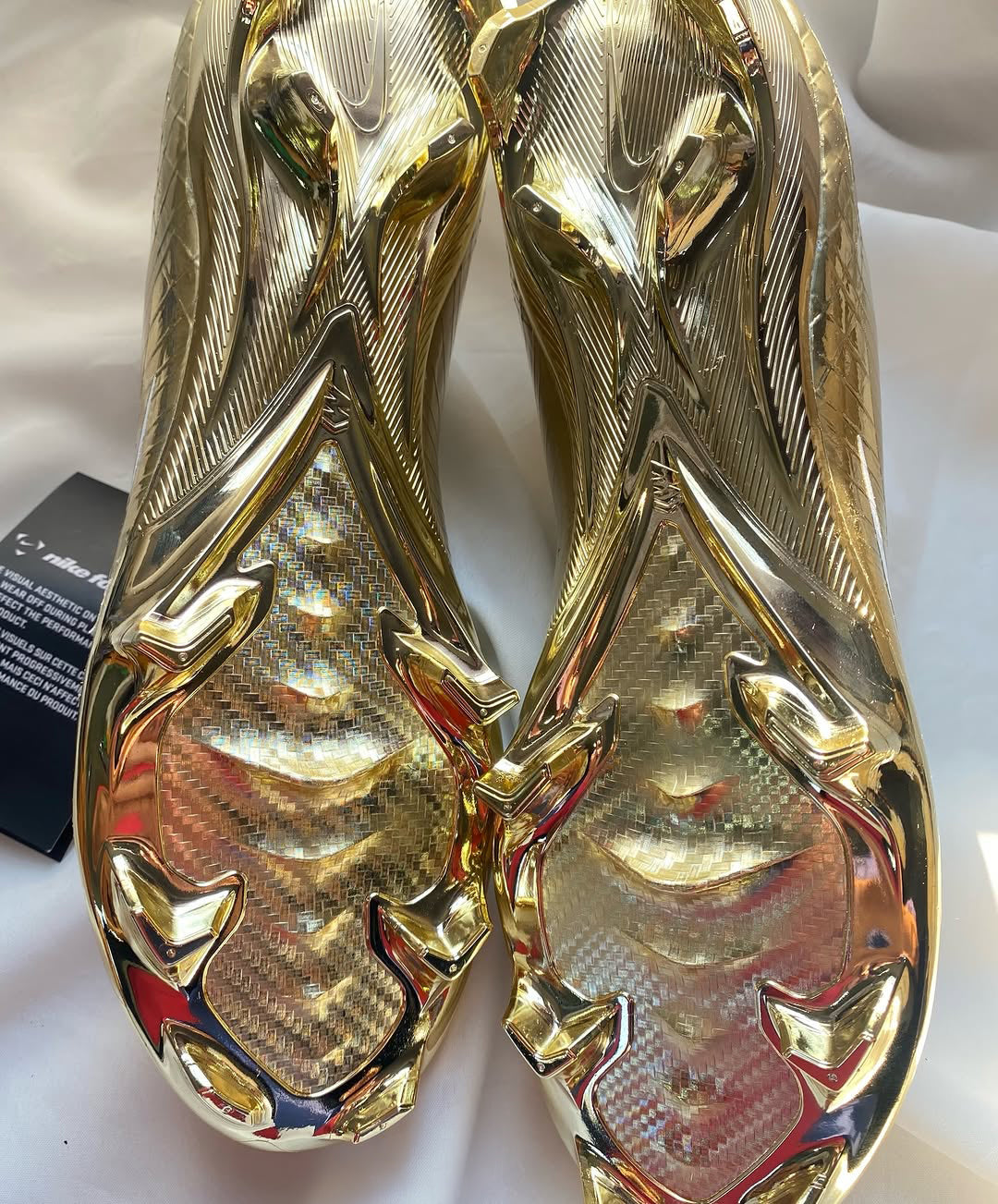 Mercurial vapor superfly cr7 rgn limited edition gold