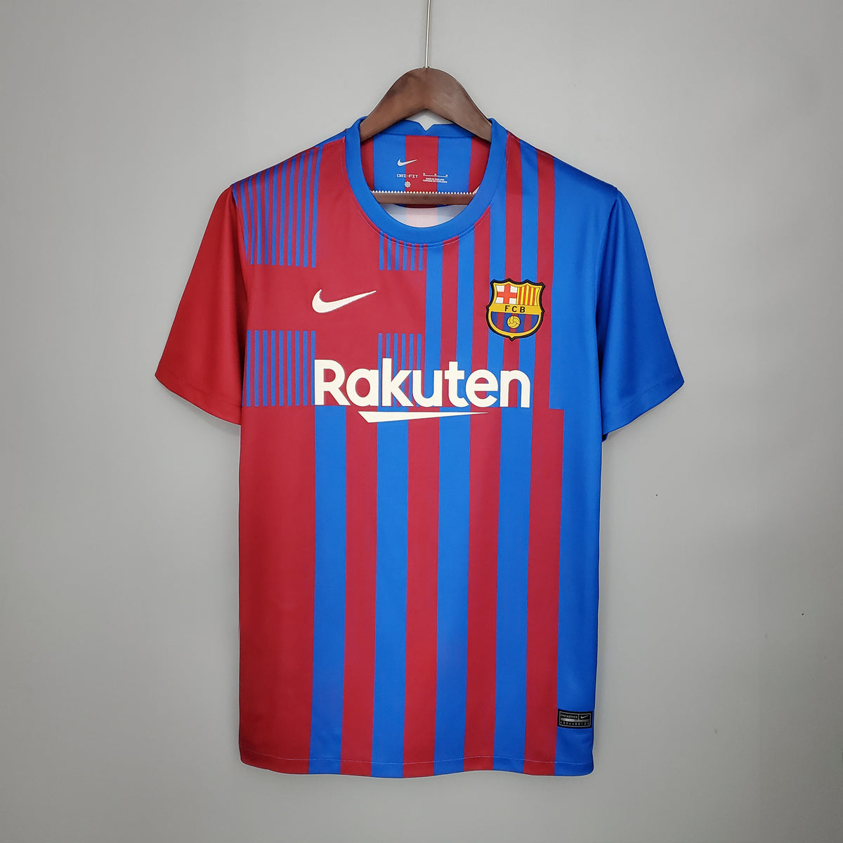 Barcelona 21-22 home kit