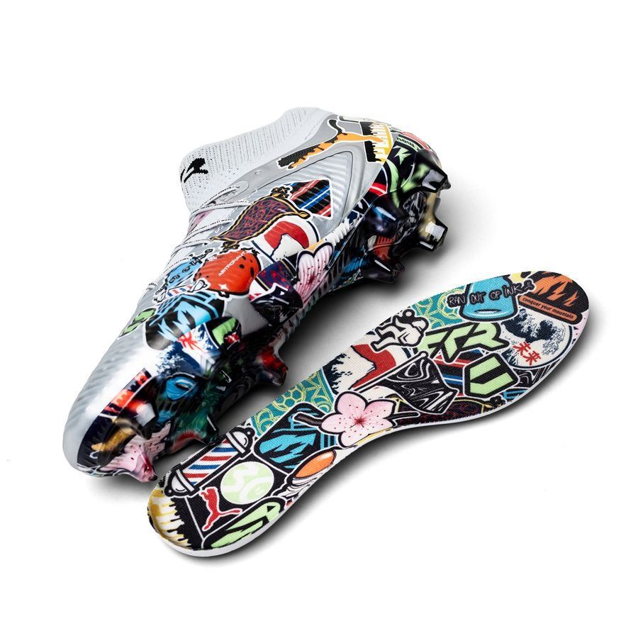 P Future 8 Ultimate FG elite sticker bomb