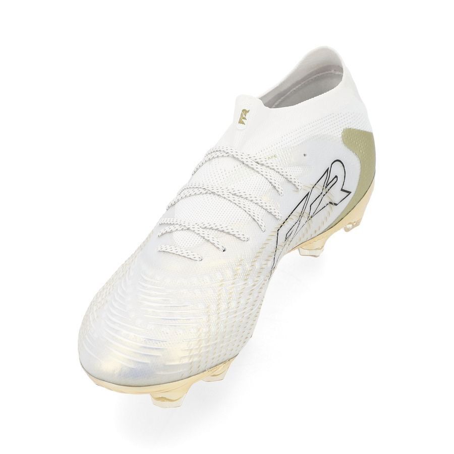 P Future 9 Ultimate FG elite gold